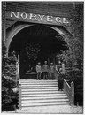 Le Pavillon de la Norvège.- Porche d'entrée.1900年博 ノルウェー館 － 玄関ポーチ