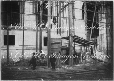 Les materiaux de l'Exposition.- Brayage d'une pierre de trois tonnes (Grand Palais).1900年博 博覧会の資材 － 3トン石をつり索で縛る（グラン・パレ）