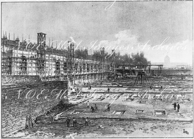 "La gare des Invalides.- Aspect de la construction et des voies, avant l'établissement du tablier métallique." 1900年博 アンヴァリッド駅 － 建築現場の様子と金属製橋床設置前の線路