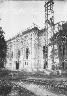 Le Grand Palais.- Retour d'angle de la facade postérieure (Cours-la-Reine).1900年博 グラン・パレ － 背面ファサードの窪み部分（クール・ラ・レーヌ）