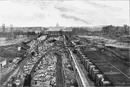 "Les chantiers des Champs-Elyéees.- Vue prise des constructions des deux palais, vers la fin du mois d'avril 1898." 1900年博 シャン＝ゼリゼ会場の工事現場 － 1898年4月末頃に2つの展示場建築現場から見た風景