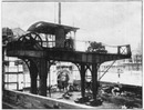 "Avant l'ouverture.- 2.Pont roulant, bord de la Seine." 1900年博 開幕前 － 2.セーヌ河畔の可動式走行クレーン