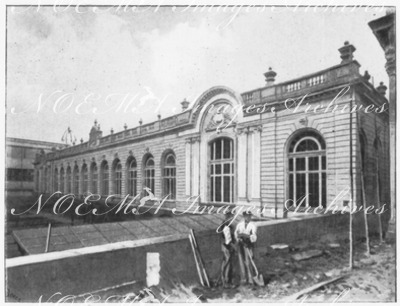 Esplanade des Invalides.- La facade de la gare terminus de la ligne de l'ouest.1900年博 アンヴァリッド会場 － 西線の終着駅のファサード