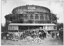 Place du Trocadéro.- Le bâtiment de l'Exposition de Madagascar.(Janvier 1900.) 1900年博 トロカデロ会場 － マダガスカル館 （1900年1月）