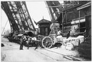 Au Champ de Mars.Travaux de réparation de la Tour Eiffel.1900年博 シャン・ド・マルス会場 エッフェル塔改修工事