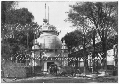 Au quai d'Orsay.- Les charpentiers du Palais des armées de terre et de mer.1900年博 オルセー河岸 － 陸海軍館の大工たち