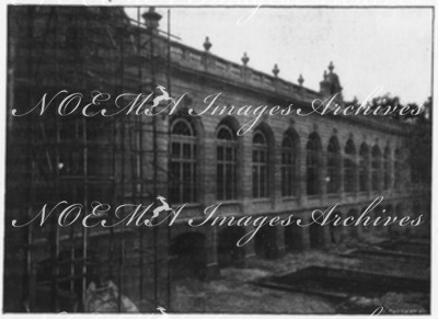 La gare de l'ouest aux Invalides: facade sur les voies.1900年博 アンヴァリッド会場の西駅： 線路に面した壁面