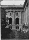 Aux Champs-Elysées.- Partie de la facade sud du Grand Palais.1900年博 シャン＝ゼリゼ会場 － グラン・パレの南側壁面部分