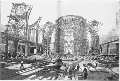 Le hall du Grand Palais.- L'échafaudage pour le montage des fermes.1900年博 グラン・パレのホール － 小屋組みのための足場作り