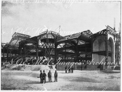 Le Palais des mines et de la métallurgie.- Montage du grand hall octogonal.1900年博 炭鉱と製鉄業館 － 八角形の大ホール棟上げ