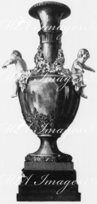 Les expositions de la manufacture de Sèvres.- Vase de Fulvy (1878).1900年博 セーヴル製陶所展 － フルヴィーの壺（1878年）