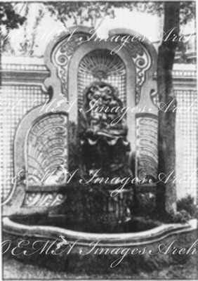 Aux Invalides.- Fontaine d'applique.1900年博 アンヴァリッド会場 － 記念噴水