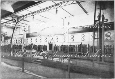 La distribution de l'énergie électrique.- Tableau de distribution au Champ-de-Mars.1900年博 電気の分配 － シャン・ド・マルス会場にある分配装置