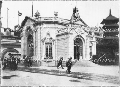 Au Champ de Mars.- Le Pavillon de la Chambre de Commerce de Paris.1900年博 シャン・ド・マルス会場 － パリ市商工会議所館