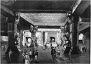 La grande pagode du Cambodge.- La salle souterraine du temple khmer.1900年博 カンボジアの大寺院 － クメール寺院地下の大広間