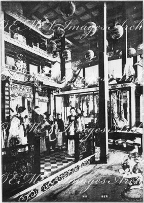 La Chine.- Costumes des gens des hautes classes de la population.1900年博 中国館 － 上流階級の人々の衣装