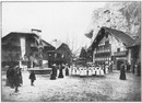 Au village suisse.- Les choeurs de jeunes suissesses.1900年博 スイス村 － 若いスイス人女性によるコーラス