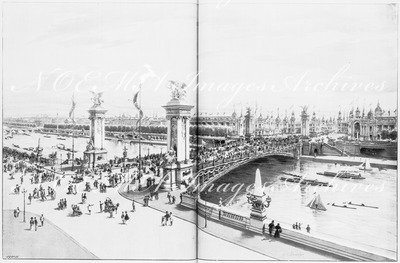 "Le pont Aléxandre III - Vue générale, prise de la rive droite." 1900年博 アレクサンドル3世橋 － 右岸から見た全容