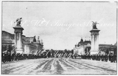 Aux Champs-Elysées.- L'inauguration des Palais.1900年博 シャン＝ゼリゼにて － 諸展示館の落成式