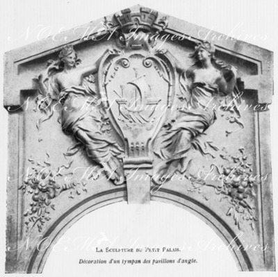La sculpture du Petit Palais.- Décoration d'un tympan des pavillons d'angle.1900年博 プチ・パレの彫刻 － 角翼のタンパンの飾り