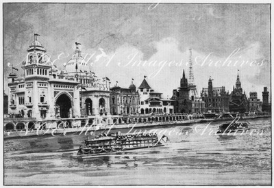 L'arrivée du bateau présidentiel au pont Aléxandre III <rive gauche> 1900年博 アレクサンドル3世橋に到着する大統領船（左岸）