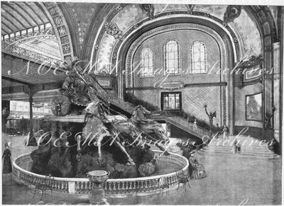 "L'Exposition de Paris. - Supplément au N° 76.  Fontaine monumentale de la galerie centrale, près du palais des machines." パリ万博 付録 76. 機械館そばの中央展示館の記念噴水