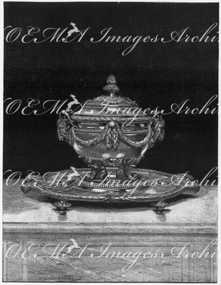 Exposition rétrospective. - Soupière Louis XVI en argent appartenant a M. H. Ephrussi. 回顧展 H・エフリュシ氏所蔵のルイ16世様式の銀製スープ鉢