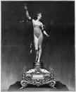 "Amphitrite, d'après Antonin Mercie, ivoire et or, exécution de MM. Christofle et Cie." 「海の女神アンフィトリテ」 アントナン・メルシエの作品を基にしたクリストフルによる象牙と金でできた像