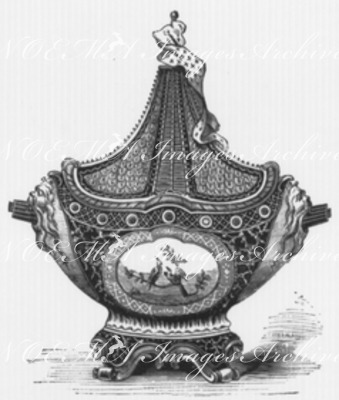 "Vase -vaisseau à mat, en porcelaine des Sèvres (XVⅢ siècle)." 帆船の形の壷、セーヴル焼き（18世紀）