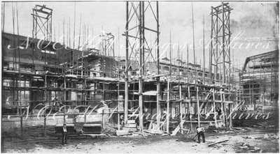 Au Champs-Elysées.- Revers de la facade du Petit Palais.1900年博 シャン＝ゼリゼ会場 － プチ・パレの後ろ側ファサード