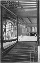 Les charpentes en fer.- Vestibule des écuries et pentes douces pour la descente des chevaux au sous-sol.(Grand Palais des Champs-Elysées.) 1900年博 鉄の骨組み － 馬小屋の入口と、馬を地下に下ろすためのゆるやかな坂道（シャン＝ゼリゼのグラン・パレにて）