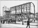 "Les chantiers de l'esplanade.- About des palais, côté de la rue de Constantine." 1900年博 アンヴァリッド前広場の工事現場 － コンスタンチーヌ通り側の展示館の継ぎ手