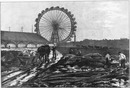 Au Champ-de-Mars.- Amoncellement des matériaux de remblai pour l'établissement des grandes rampes qui succèderont au Chateau d'Eau monumental.1900年博 シャン・ド・マルス会場 － 噴水へと続く大スロープ建設用の盛り土の山