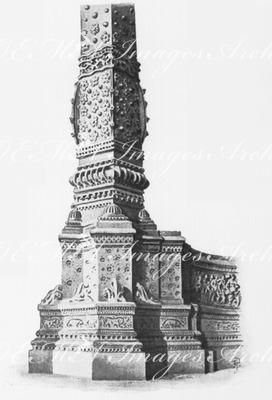 Soubassement et départ du minaret.1900年博 ミナレットの基部と台座